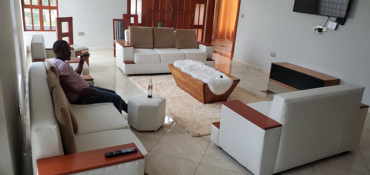 Bed and Breakfast Arusha Royal Экстерьер фото